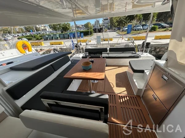 Lagoon 43 Power - Yacht Charter Sailica