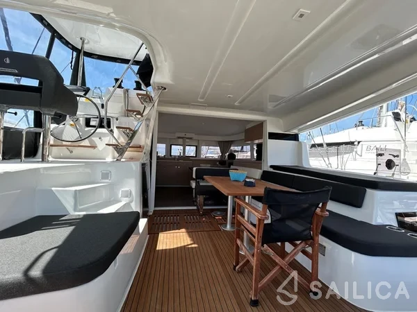 Lagoon 43 Power - Yacht Charter Sailica