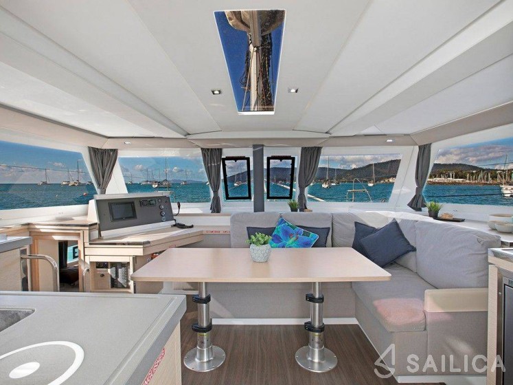 Lucia 40 - Photo #2 Lucia 40 - Yacht Charter Sailica