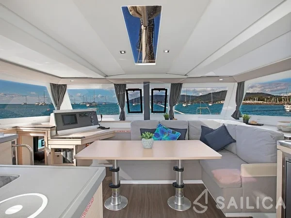 Lucia 40 - Photo #7 Lucia 40 - Yacht Charter Sailica