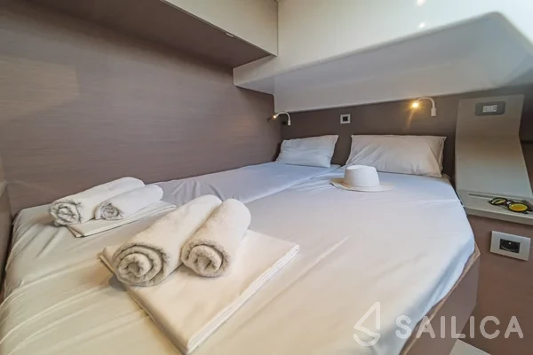 Bali 4.6 - Yacht Charter Sailica