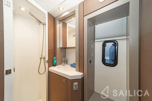 Bali 4.6 - Yacht Charter Sailica