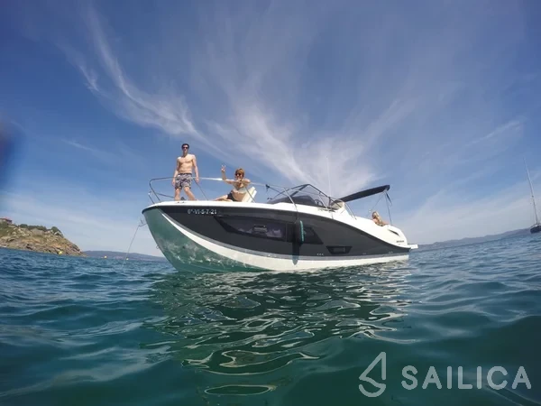 Quicksilver 875 - Yacht Charter Sailica