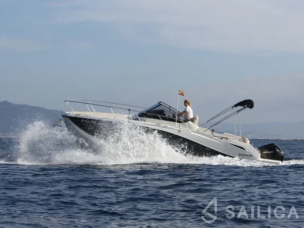 Quicksilver 875 - Yacht Charter Sailica