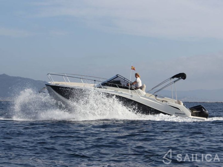 Quicksilver 875 - Yacht Charter Sailica
