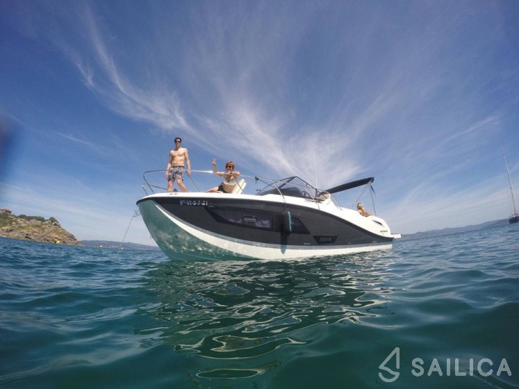 Quicksilver 875 - Yacht Charter Sailica