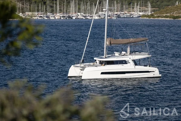 Cervetti 44 - Yacht Charter Sailica
