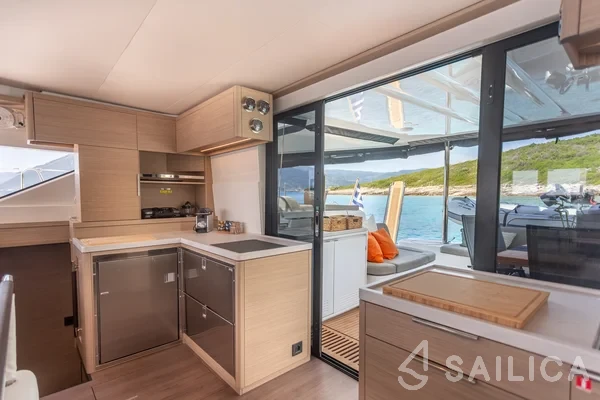 Lagoon 51 - Yacht Charter Sailica