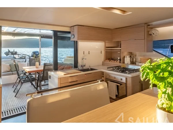 Lagoon 51 - Yacht Charter Sailica