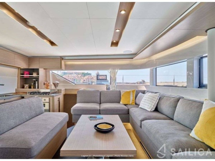 Lagoon 51 - Yacht Charter Sailica