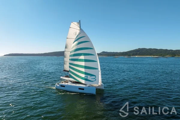 Lagoon 43 Power - Yacht Charter Sailica