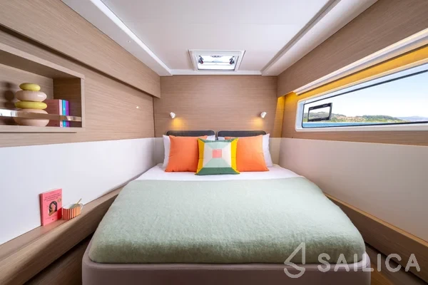 Lagoon 43 Power - Yacht Charter Sailica