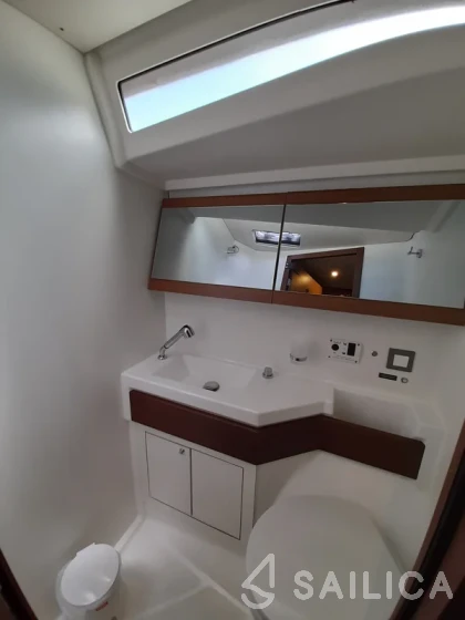 Oceanis 46.1 - Yacht Charter Sailica