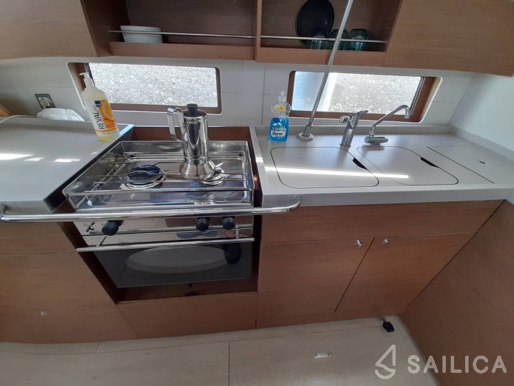 Oceanis 46.1 - Yacht Charter Sailica