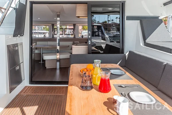 Lagoon 42 - Yacht Charter Sailica