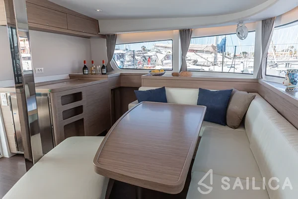 Lagoon 42 - Yacht Charter Sailica