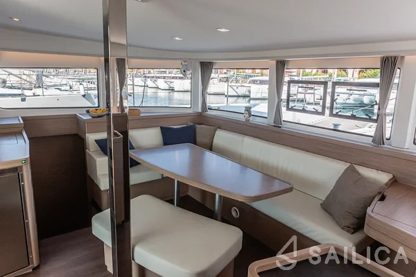 Lagoon 42 - Yacht Charter Sailica