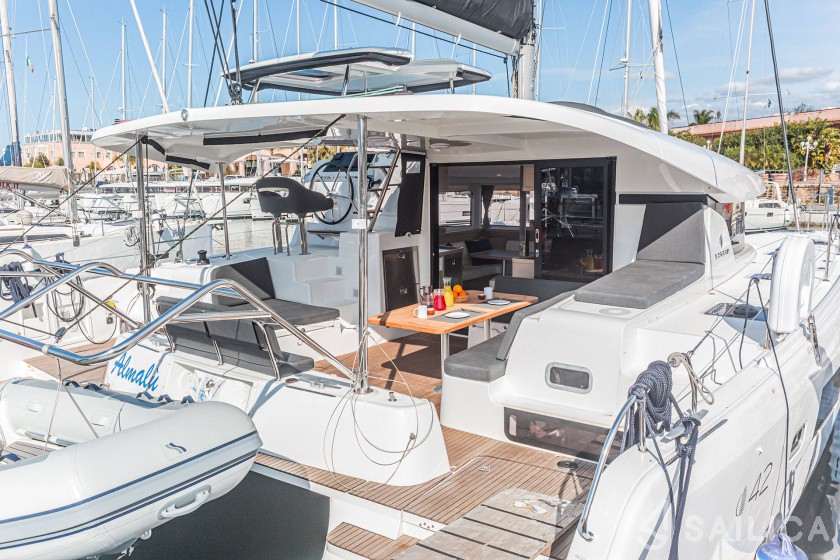Lagoon 42 - Yacht Charter Sailica