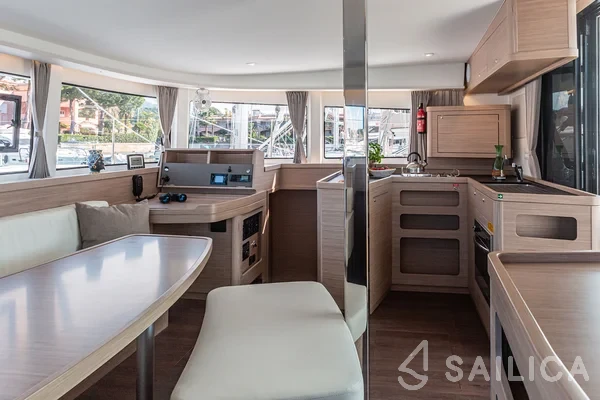Lagoon 42 - Yacht Charter Sailica