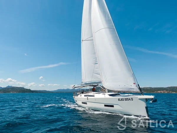 Dufour 530 - Yacht Charter Sailica