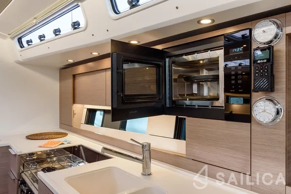 Hanse 460 - Yacht Charter Sailica