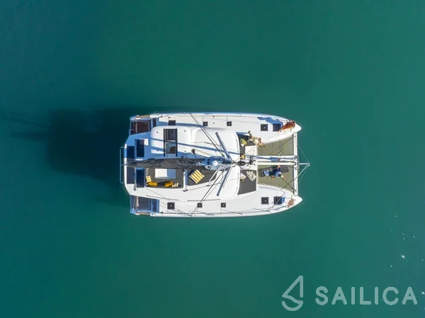 Lagoon 43 Power - Yacht Charter Sailica