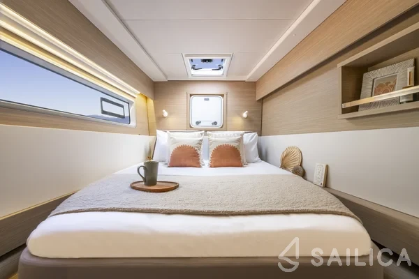 Lagoon 43 Power - Yacht Charter Sailica