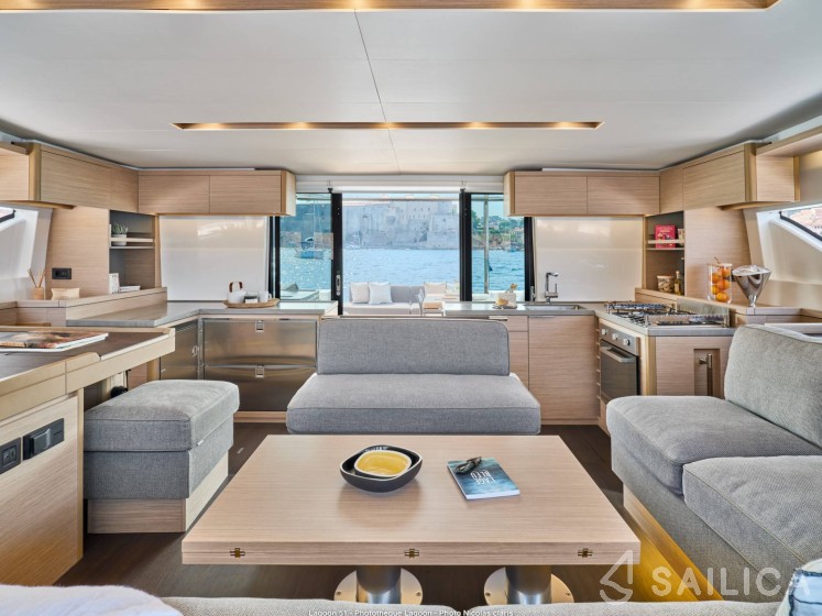 Lagoon 51 - Yacht Charter Sailica