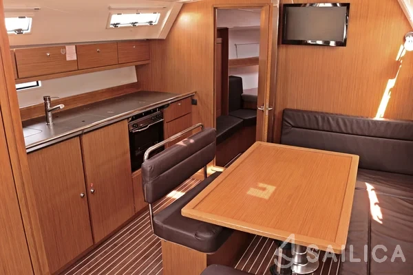 Bavaria 40 Cruiser - Yacht Charter Sailica