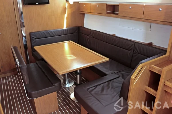 Bavaria 40 Cruiser - Yacht Charter Sailica