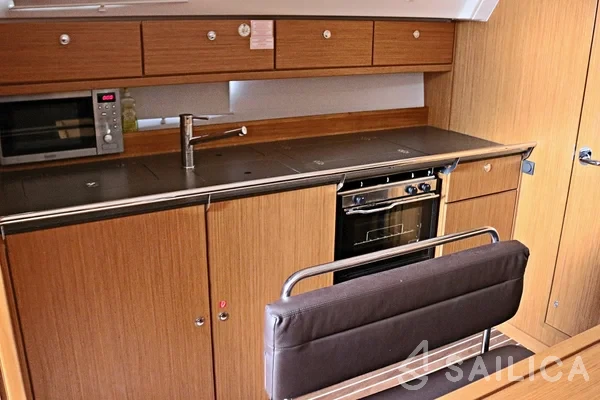 Bavaria 40 Cruiser - Yacht Charter Sailica
