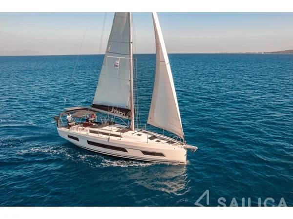 Dufour 41 - Yacht Charter Sailica