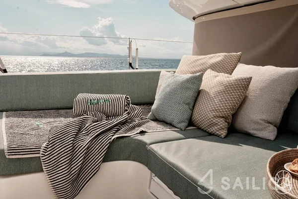 Lagoon 55 - Yacht Charter Sailica