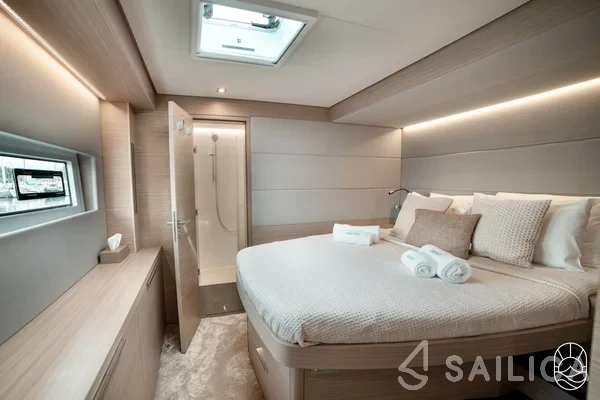 Lagoon 55 - Yacht Charter Sailica