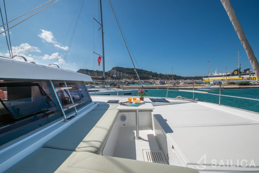 Bali Catsmart - Yacht Charter Sailica