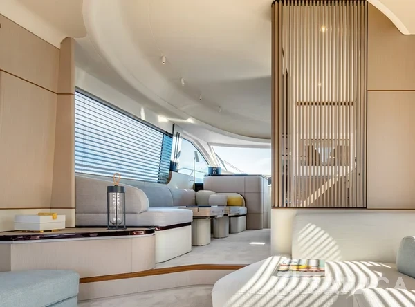 Azimut 68 - Yacht Charter Sailica