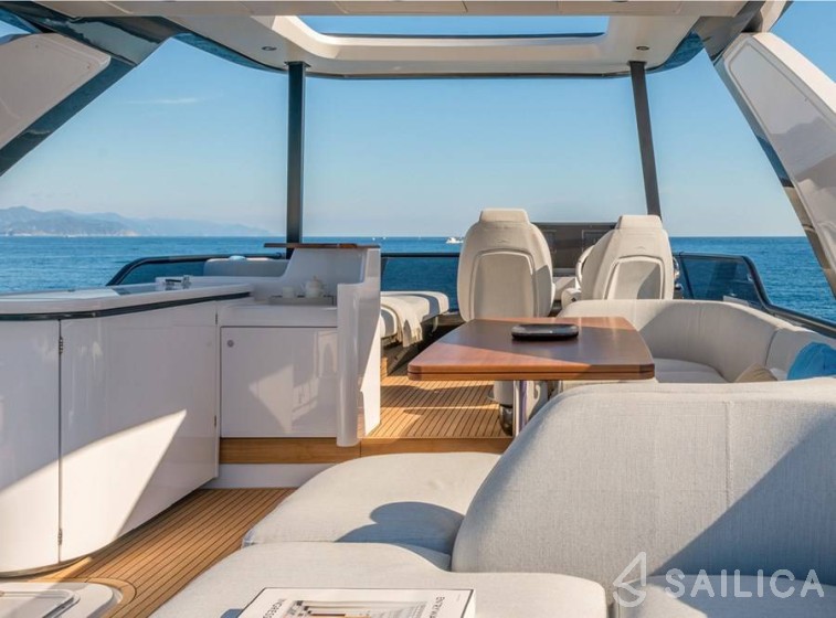 Azimut 68 - Yacht Charter Sailica