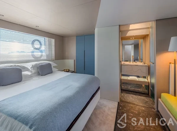 Azimut 68 - Yacht Charter Sailica