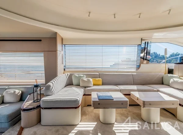 Azimut 68 - Yacht Charter Sailica
