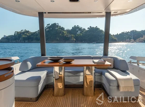Azimut 68 - Yacht Charter Sailica