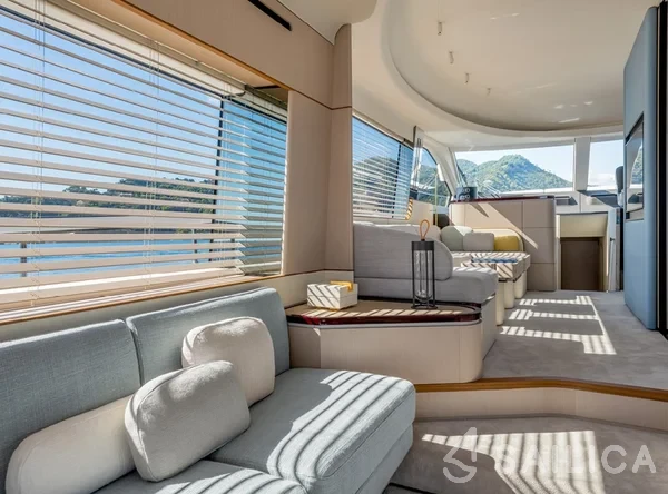 Azimut 68 - Yacht Charter Sailica