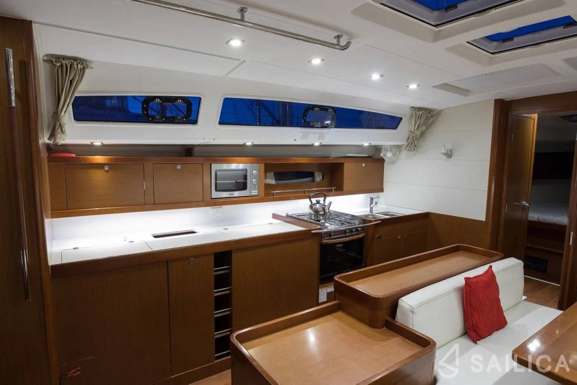 Oceanis 50 Family - Yacht Charter Sailica