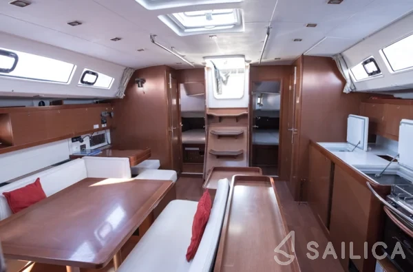 Oceanis 50 Family - Yacht Charter Sailica