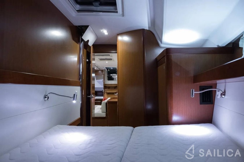 Oceanis 50 Family - Yacht Charter Sailica