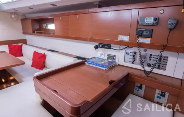 Oceanis 50 Family - Yacht Charter Sailica