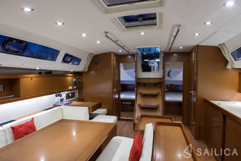 Oceanis 50 Family - Yacht Charter Sailica