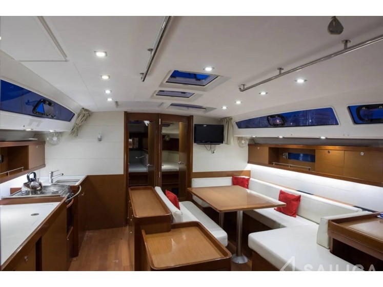 Oceanis 50 Family - Yacht Charter Sailica