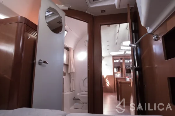 Oceanis 50 Family - Yacht Charter Sailica