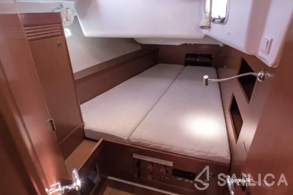 Oceanis 50 Family - Yacht Charter Sailica