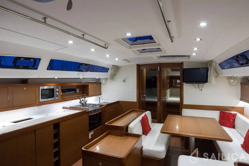Oceanis 50 Family - Yacht Charter Sailica
